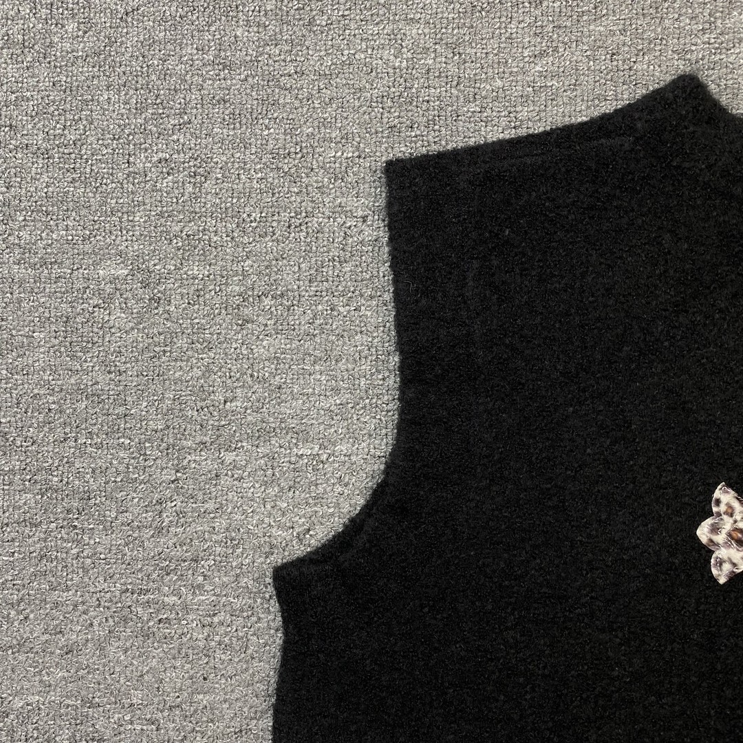 10_155  Chrome Hearts   SWEATER