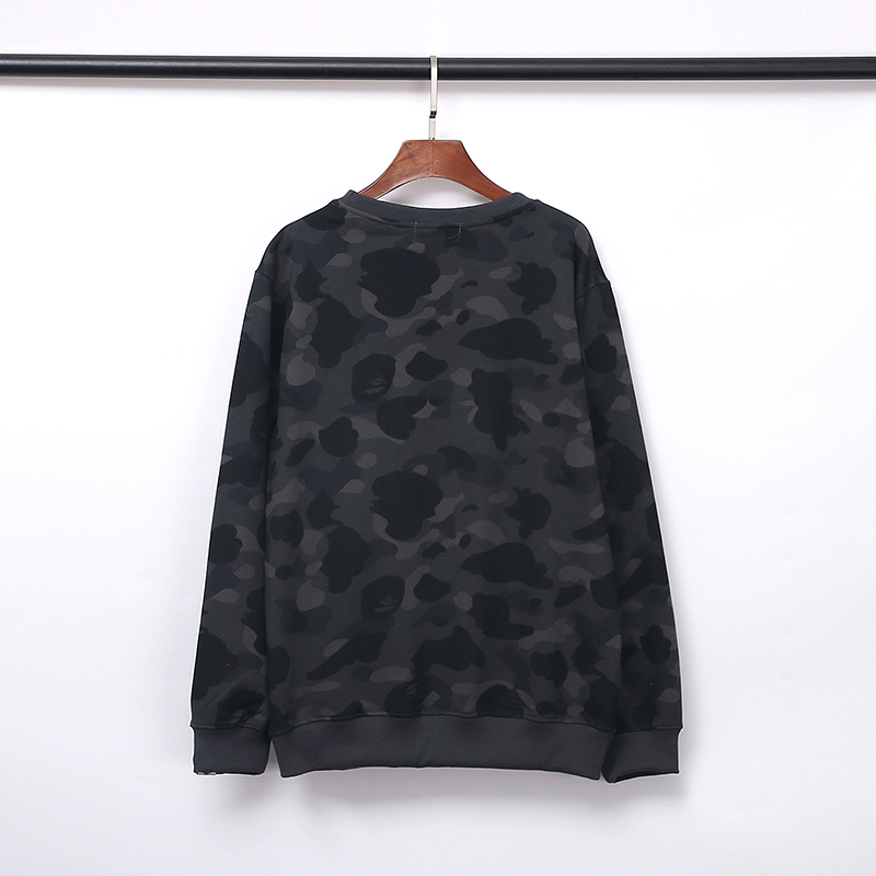 16_68  Bape Crewneck