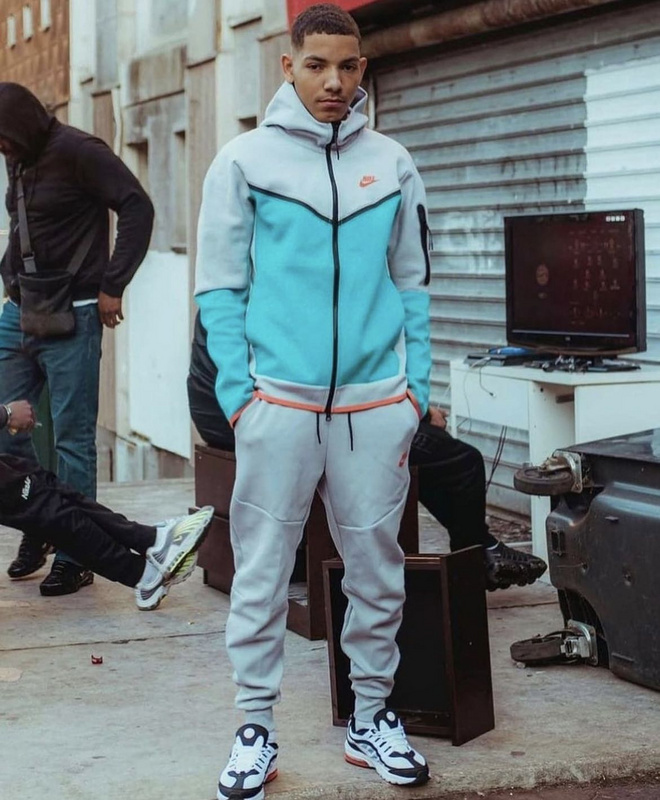 30_Nike Tracksuit