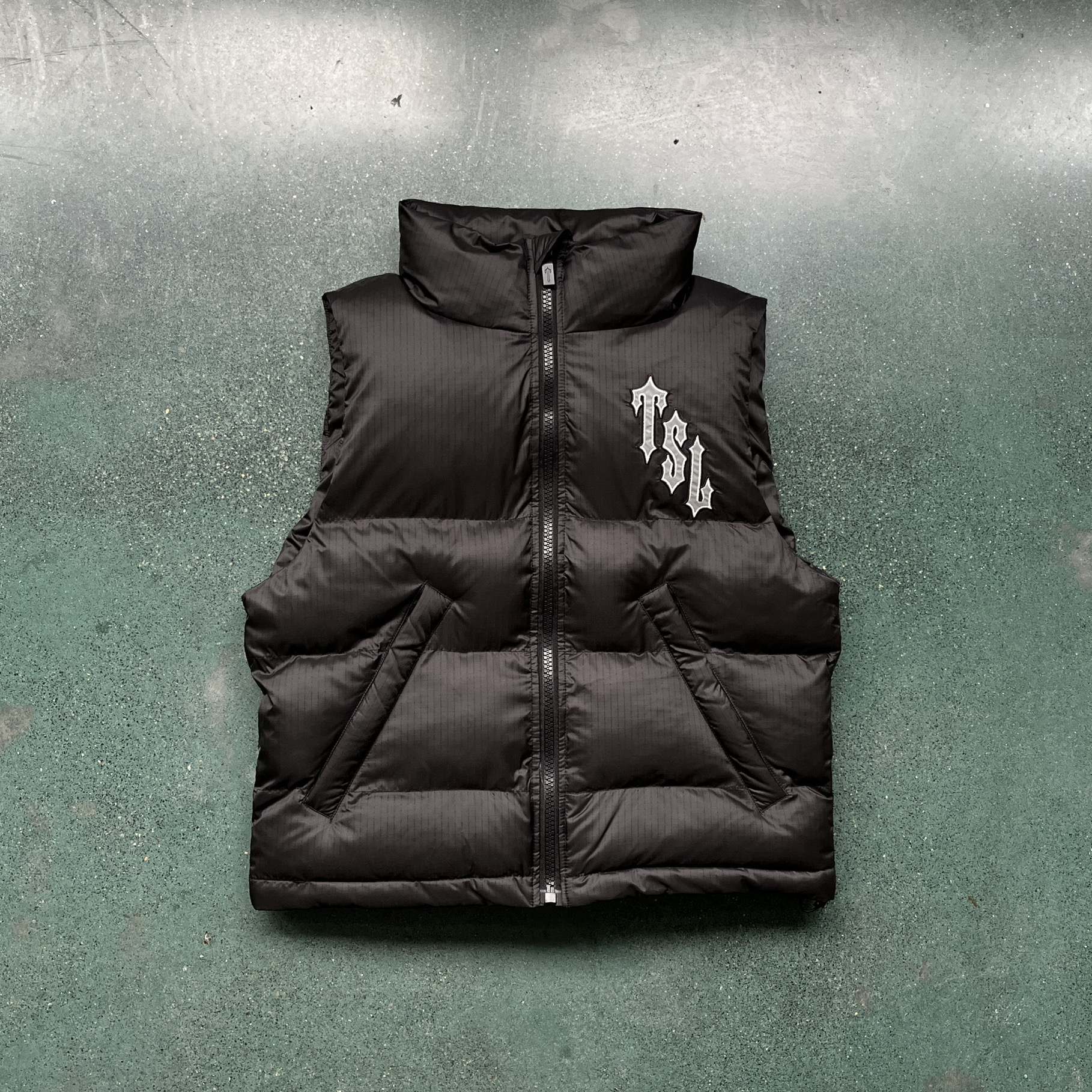 98_Trapstar Down Vest