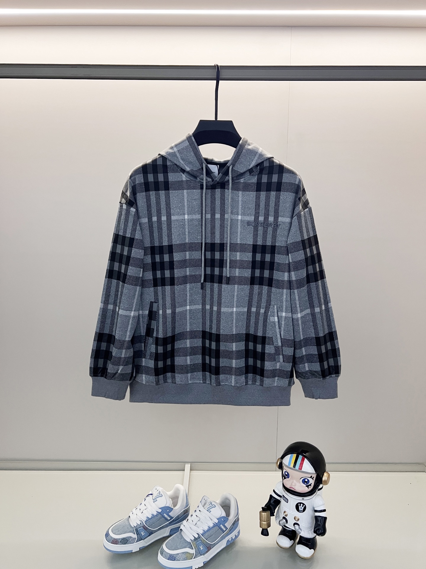 85_Burberry Hoodie
