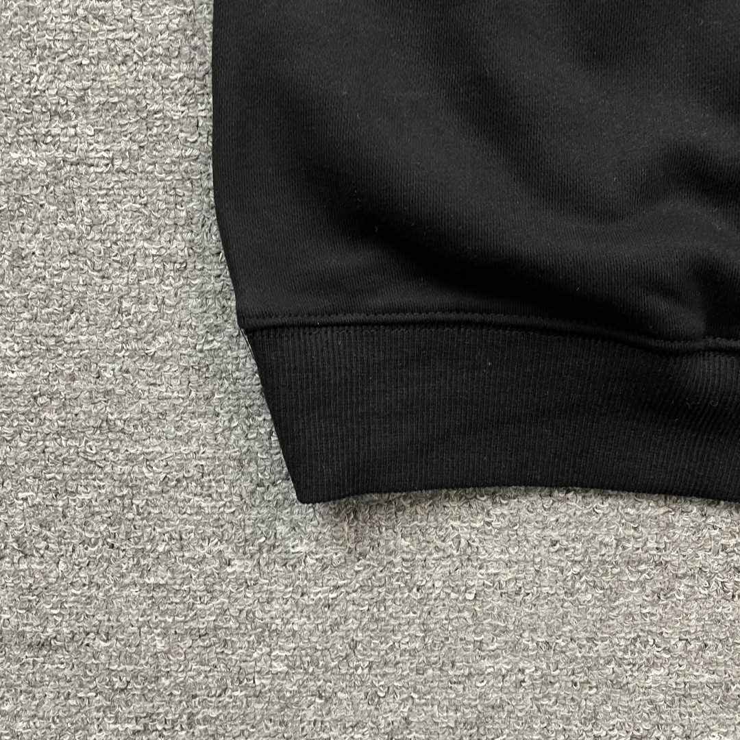 74_158  AMIRI Hoodie