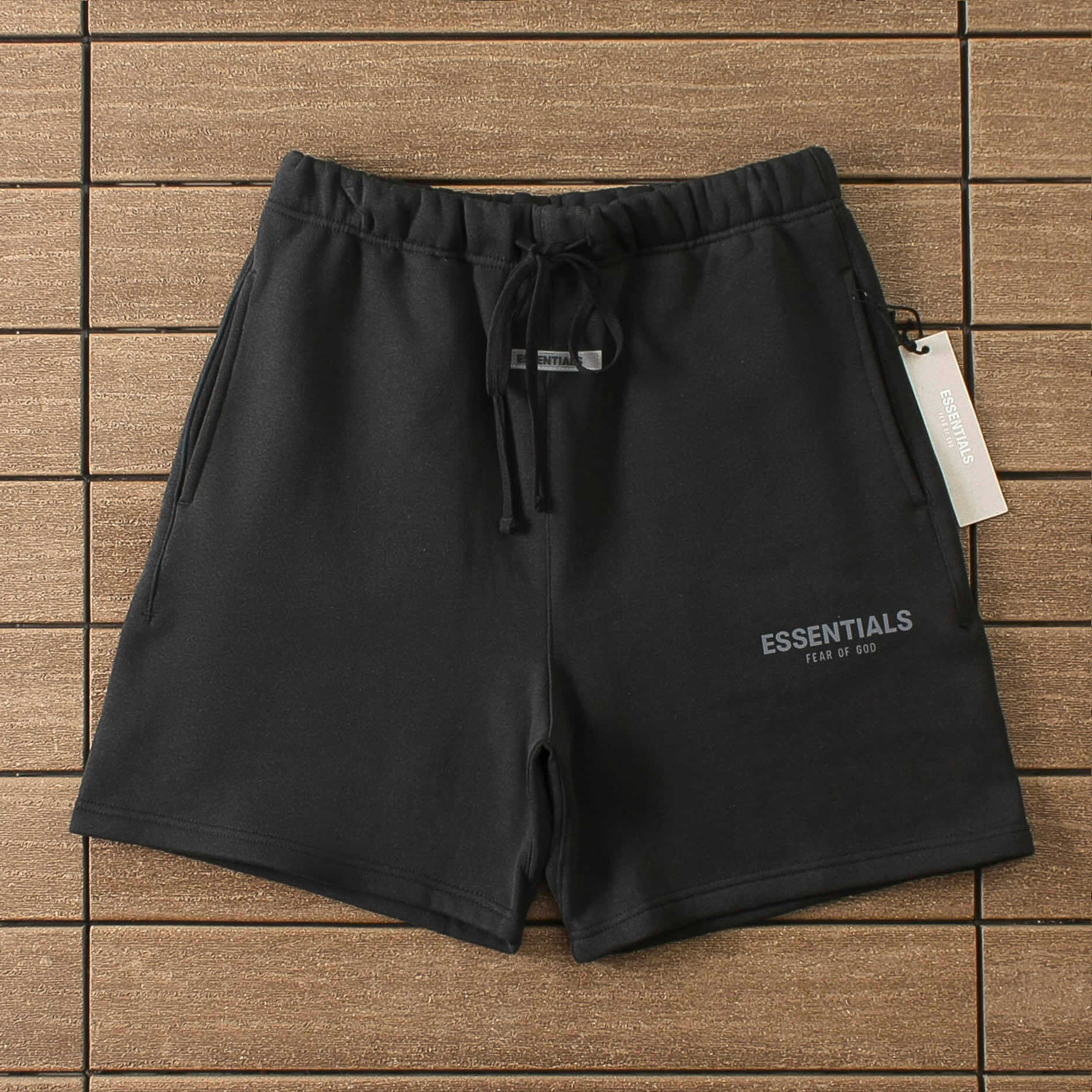42_138 FEAR OF GOD SHORTS