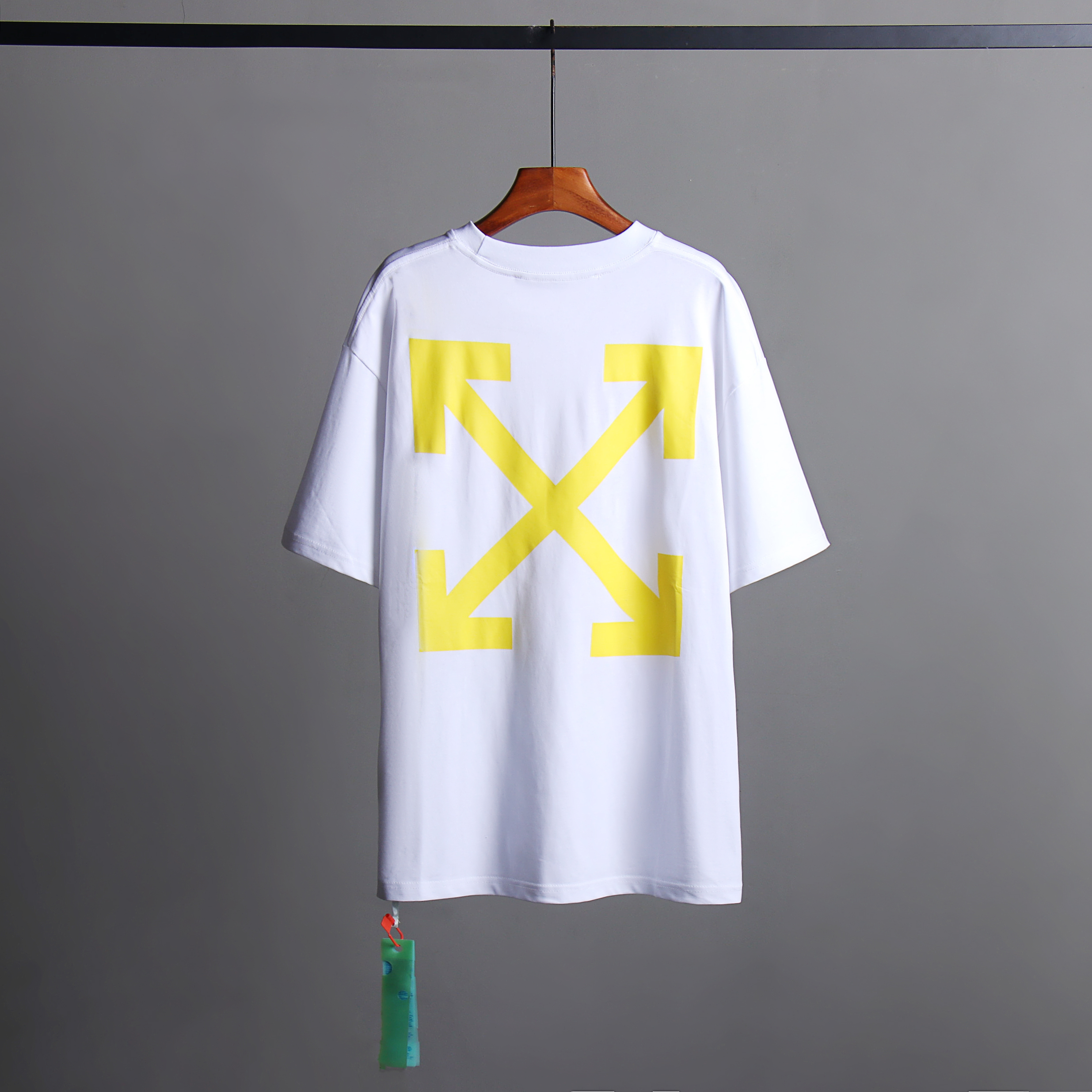106_2630 Off-White T-shirt