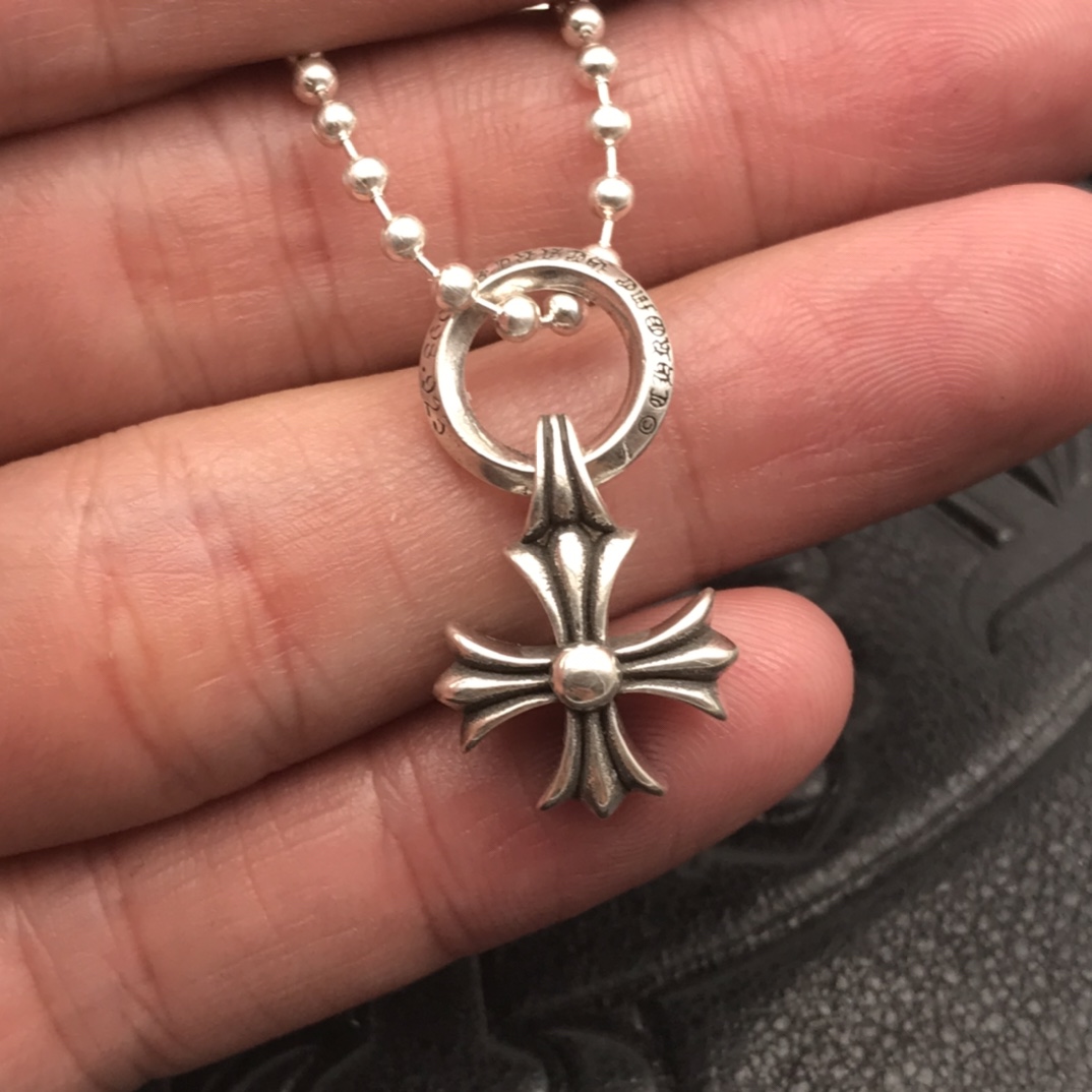 50_Chrome Heart Necklace