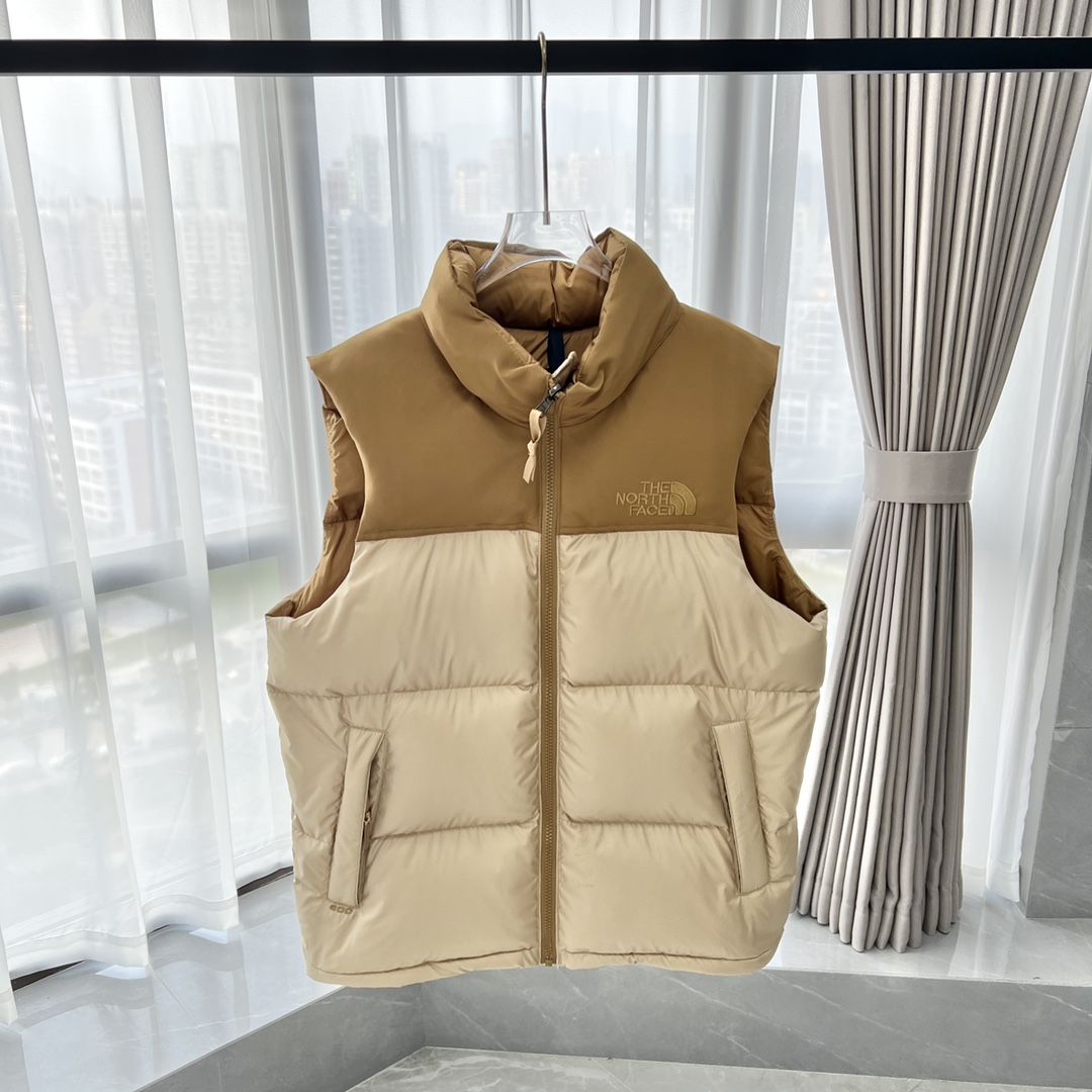 82_The North Face Vest