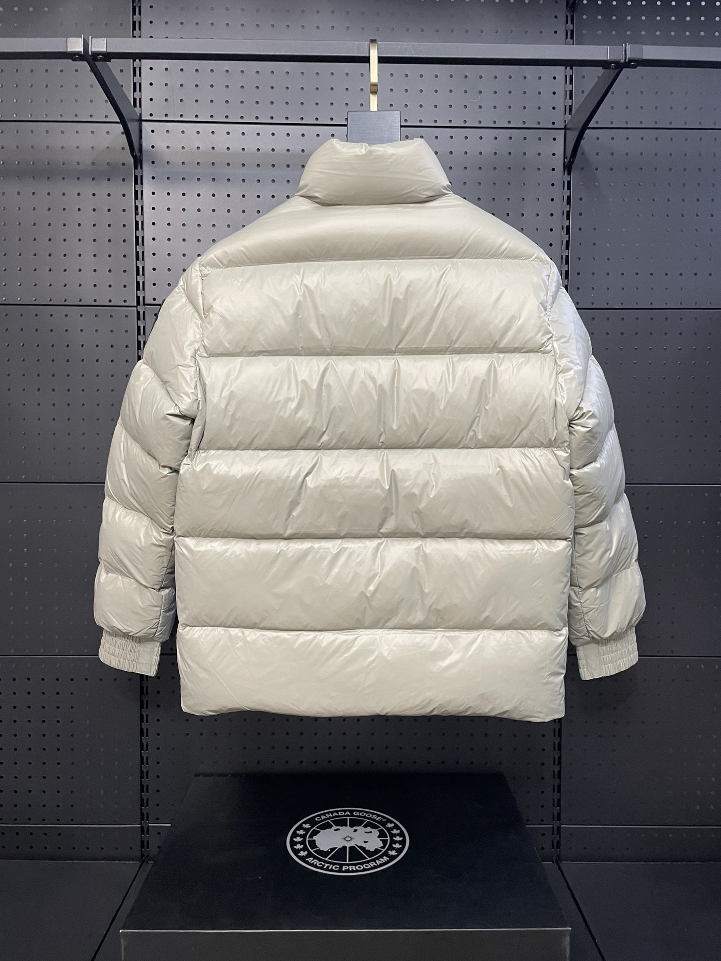 38_MOOSE KNUCKLES Down Jacket