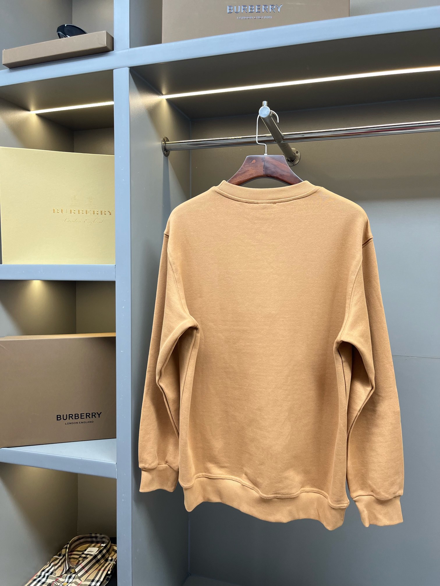 103_Burberry Crewneck