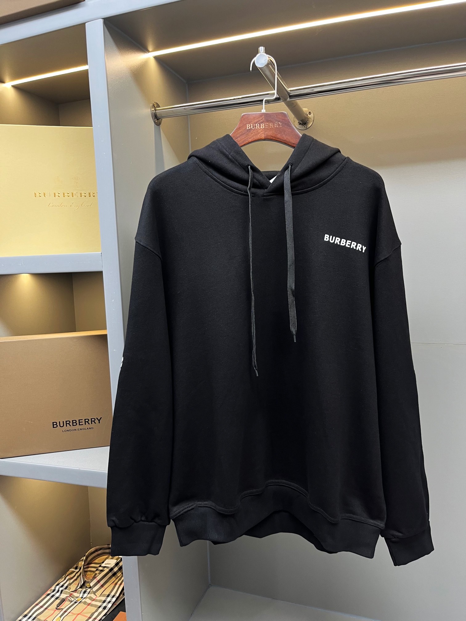 2_Burberry Hoodie