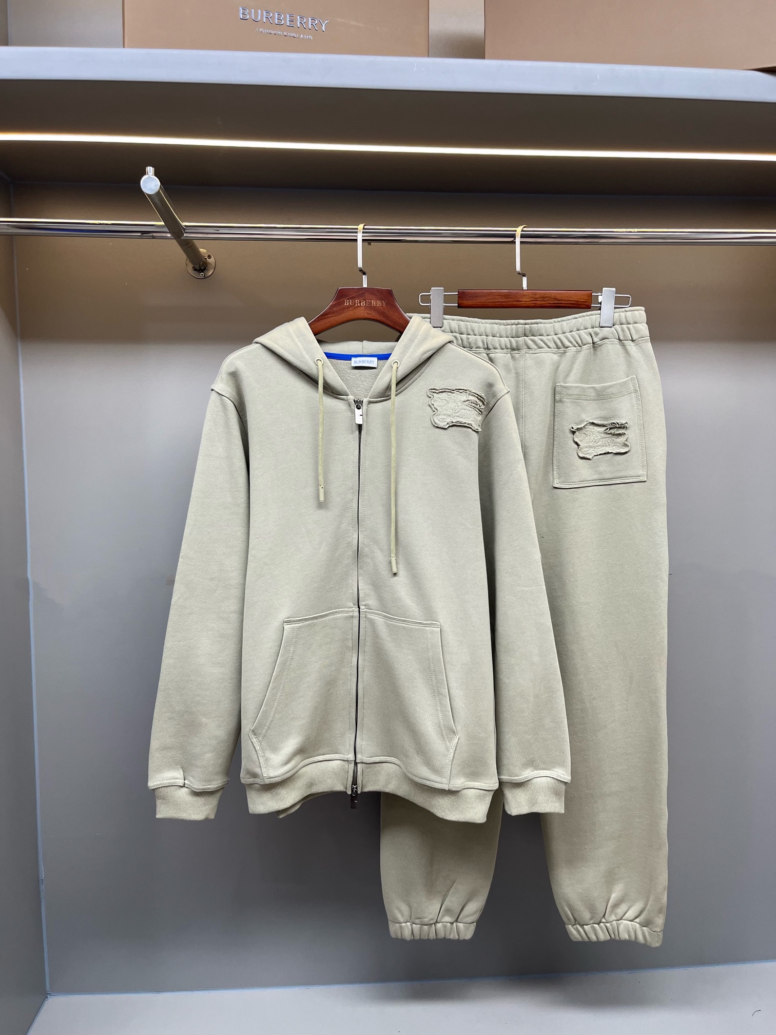 30_Burberry Tracksuit