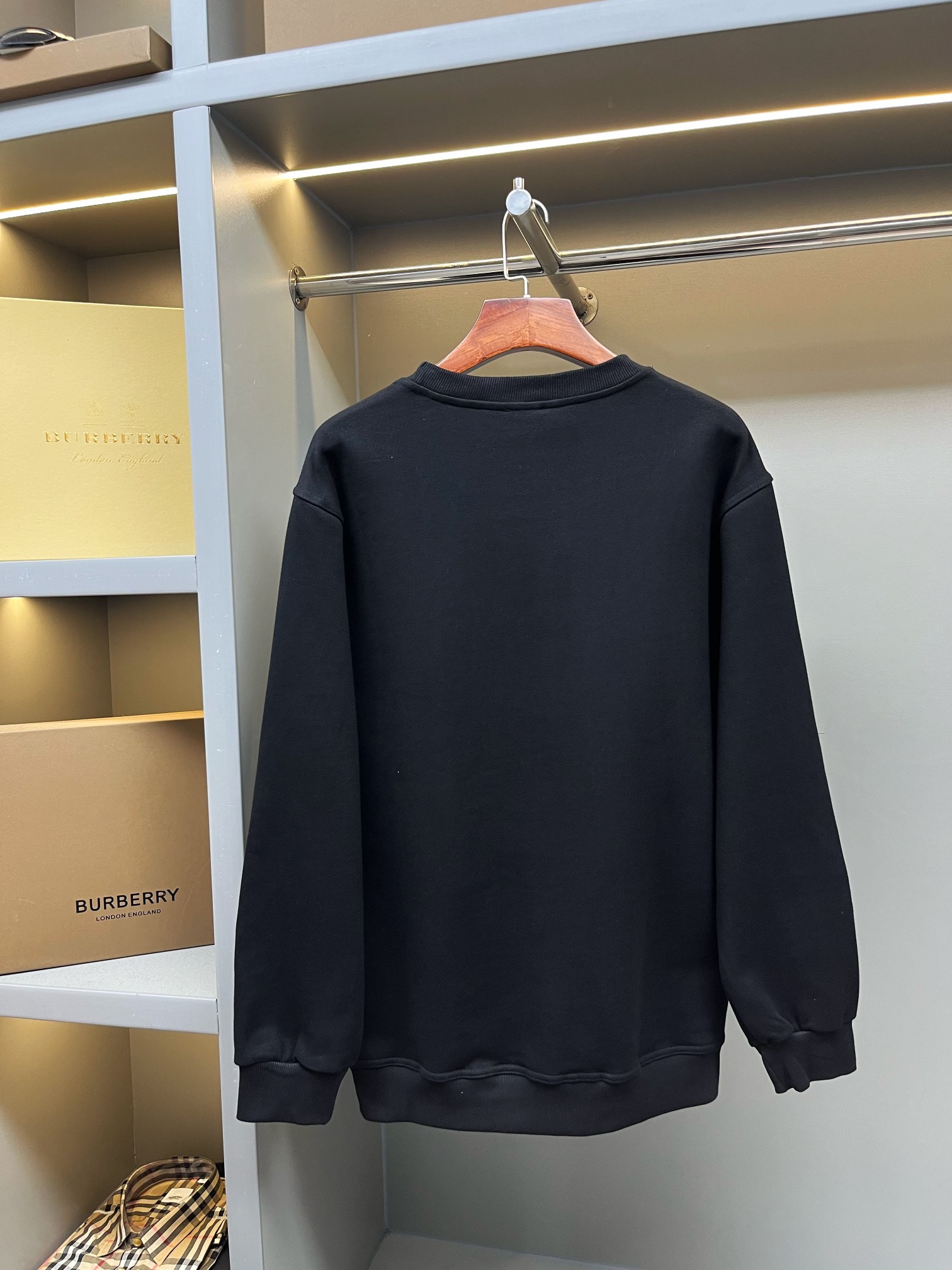 114_Burberry Crewneck