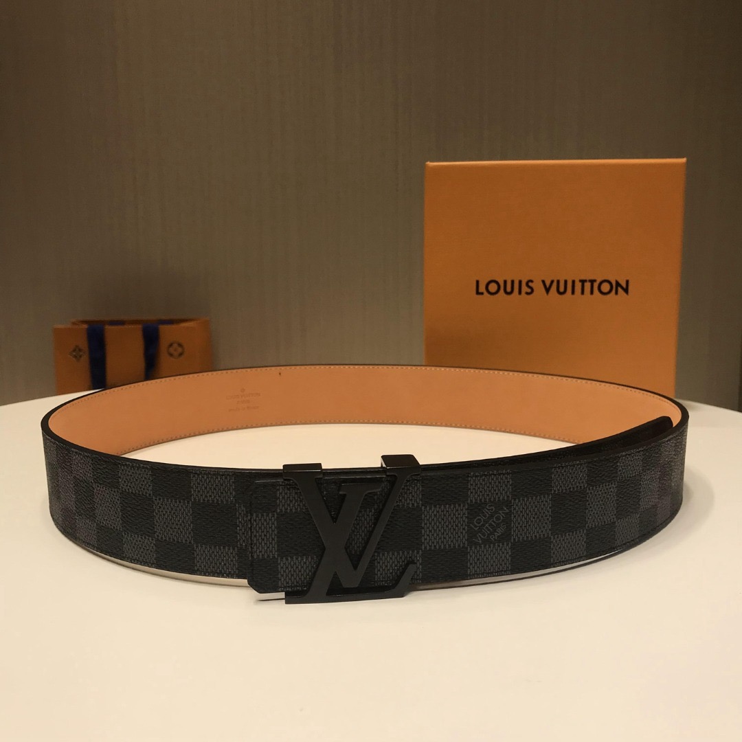 25_Louis Vuitton Belt