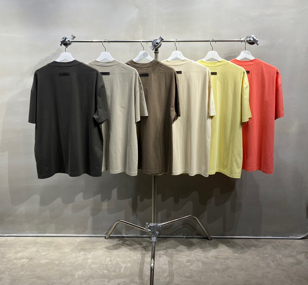 93_ESSENTIALS T-shirt