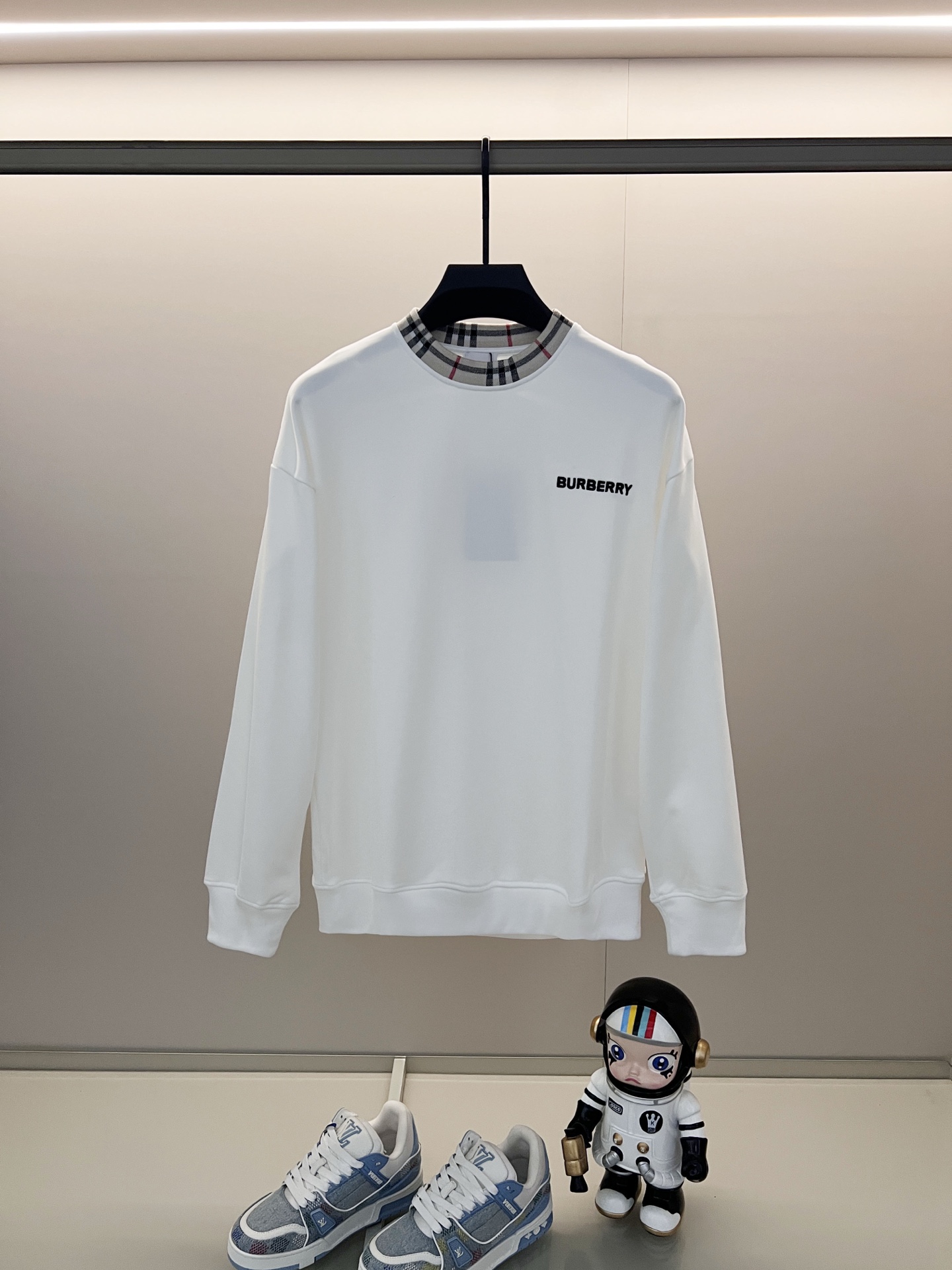 78_Burberry Crewneck