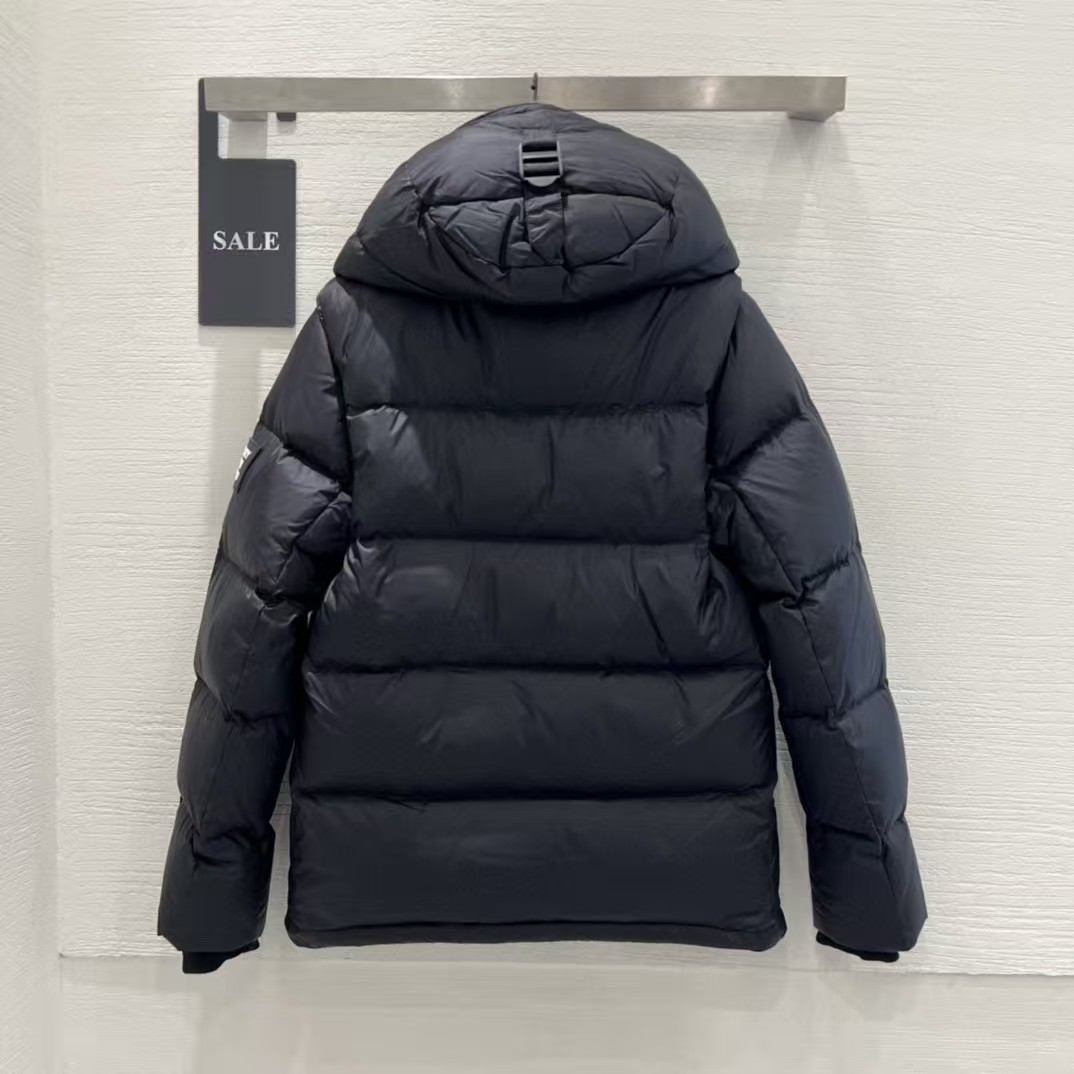 11_Burberry Down Jacket